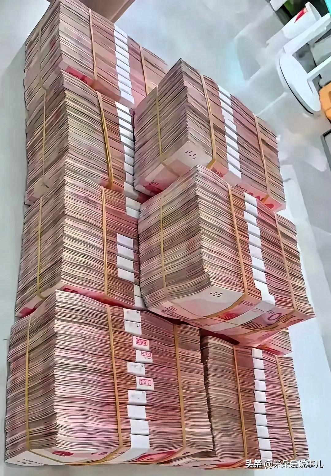 四月新的一天上线啦！祝你四月如“巨款”降临，一路旺到底！马年开局马到成功，势头那