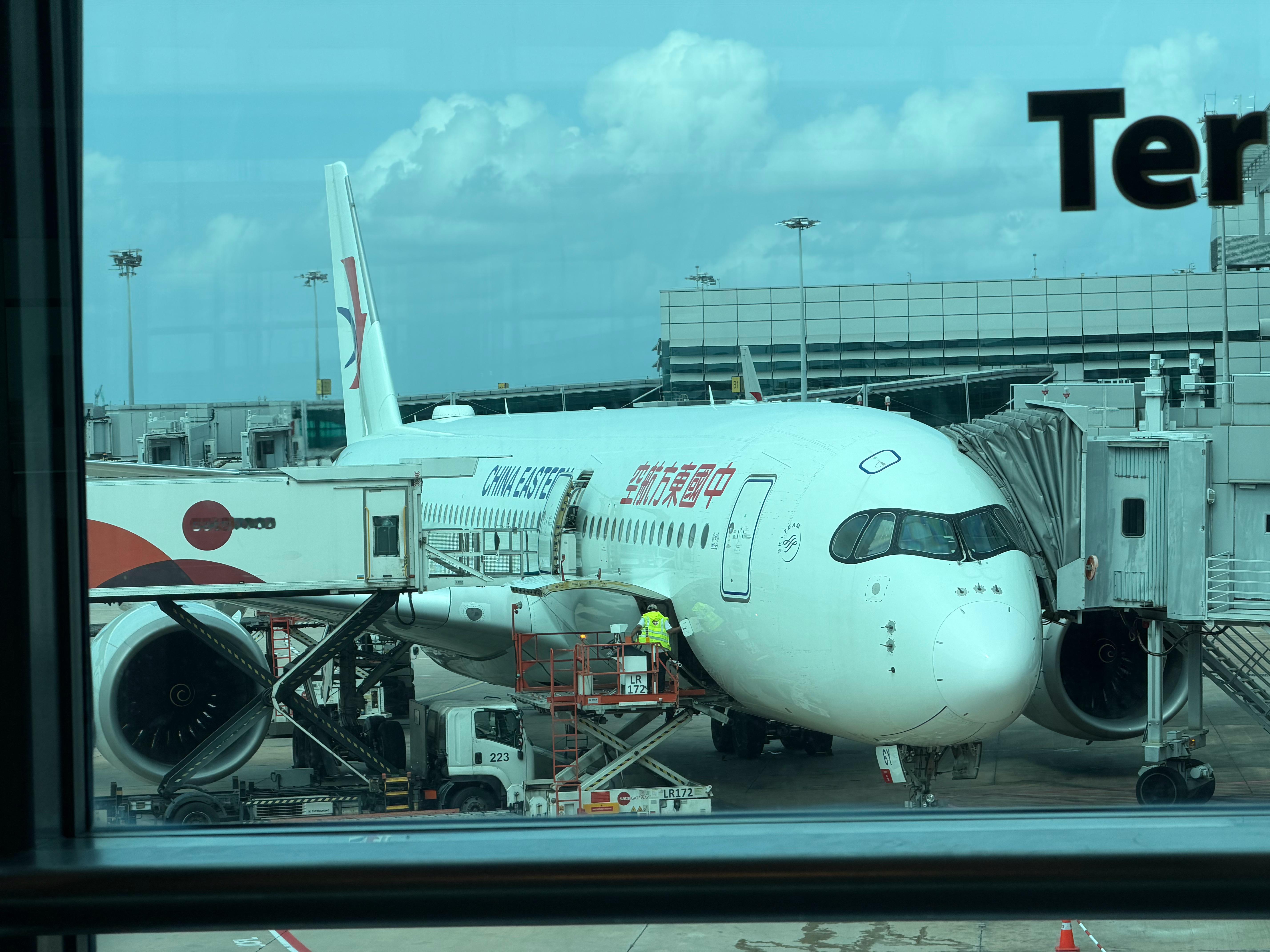 飞了这么多次东航国际，第一次坐东航的A359真不错啊，分享一下。📍航线：新加坡