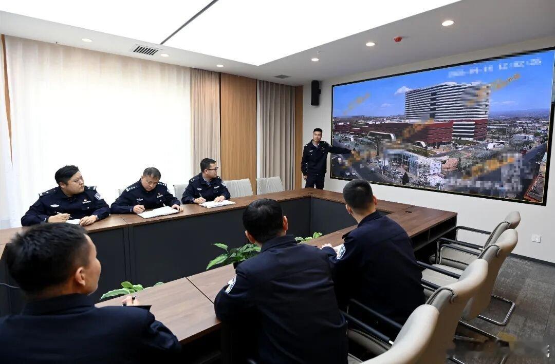 兰州高新公安情指中心一屏观全域 兰州公安守护金城平安 【从“大海捞针”到“精准点