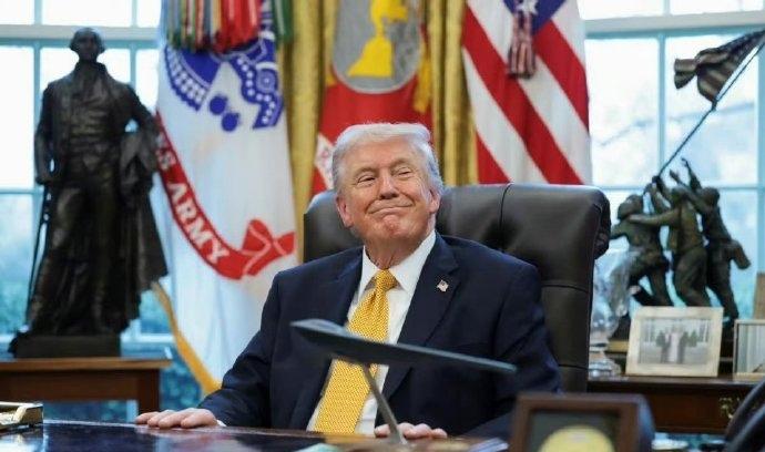 川宝太搞笑了[呲牙]
昨天特朗普接受媒体采访，说一位美国前总统和他通话，并称赞他