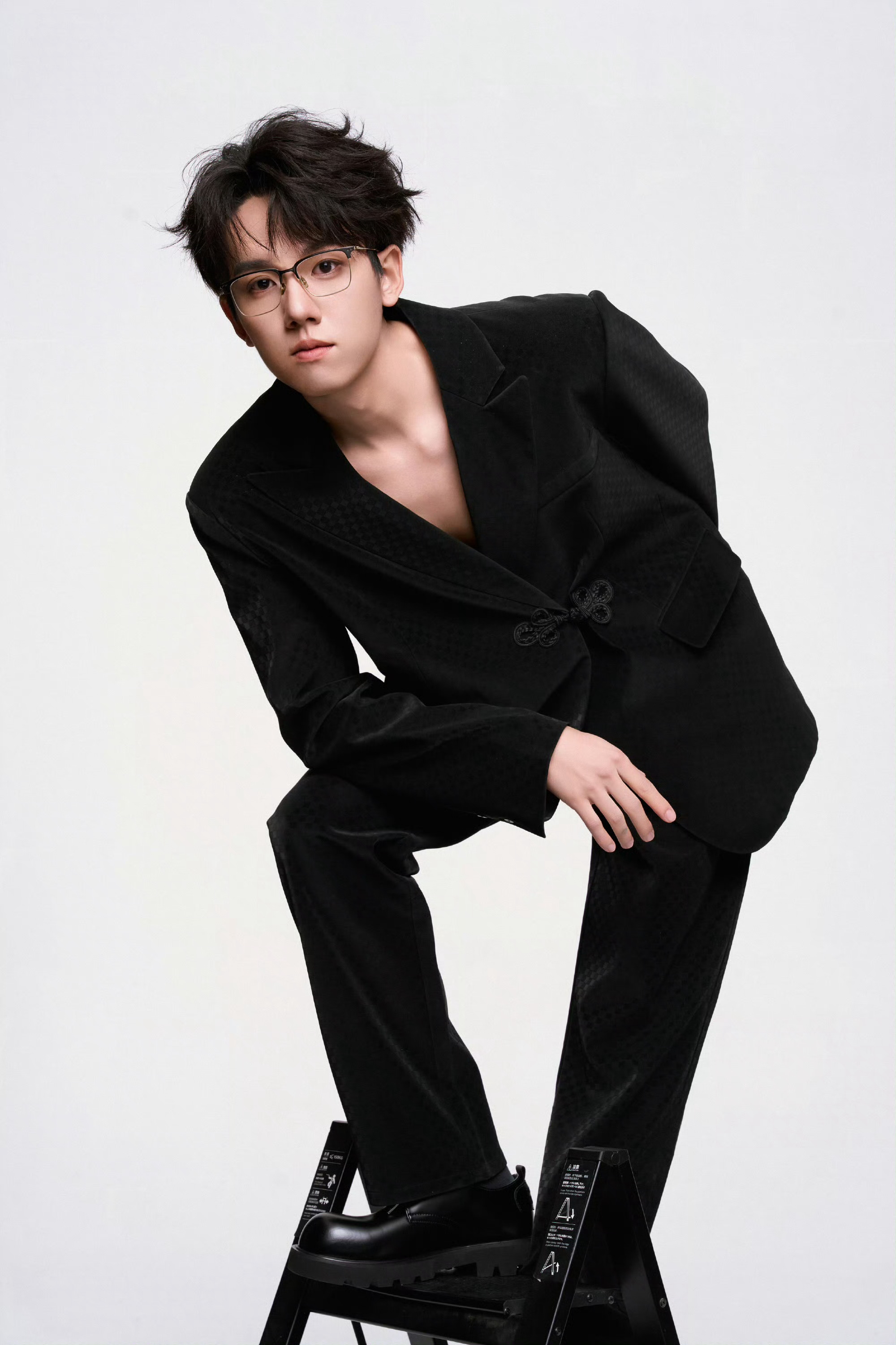 特邀主演张耀罗秋韵张耀罗秋韵特邀主演想把你和时间藏起来《想把你和时间藏起来》阵容