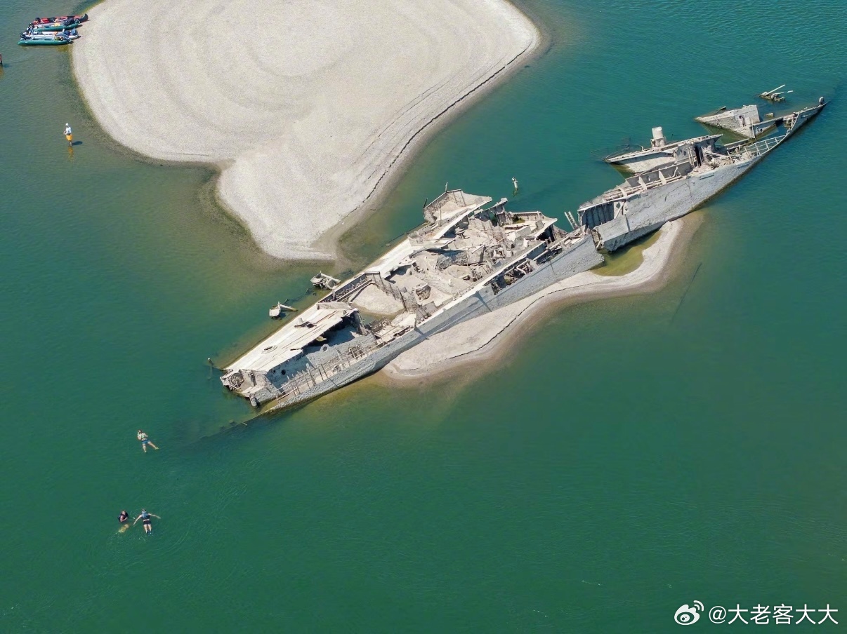今夏欧洲遭遇多轮高温热浪，持续干旱让欧洲第二长河多瑙河水位跌至数十年低位，大片河