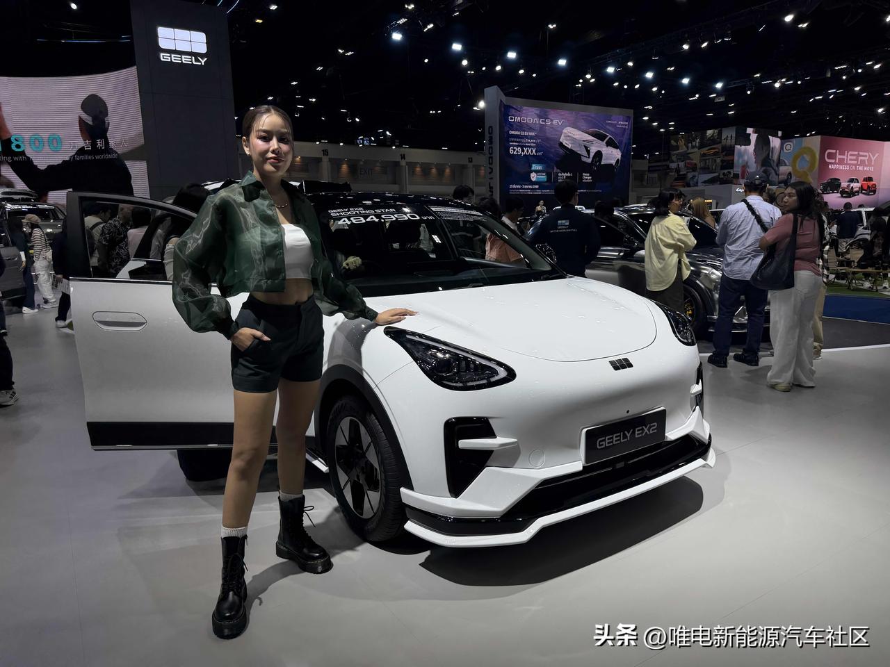 吉利银河展台带来的是星愿和E5[奸笑]都是各种改装，很本土化了[思考]