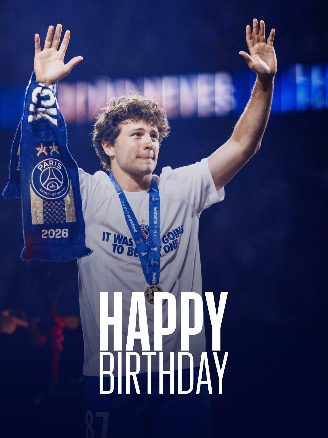 祝我们的小蛋糕内维斯生日快乐！🎂巴黎圣日耳曼[超话]这里是巴黎 ❤️💙 ​​