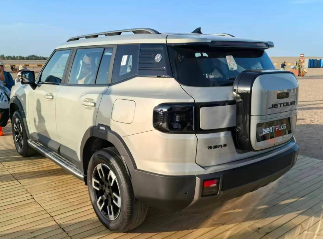 12万买四驱方盒子，捷途自由者7PLUS怎么样？
最近一直在看车，预算15万左右