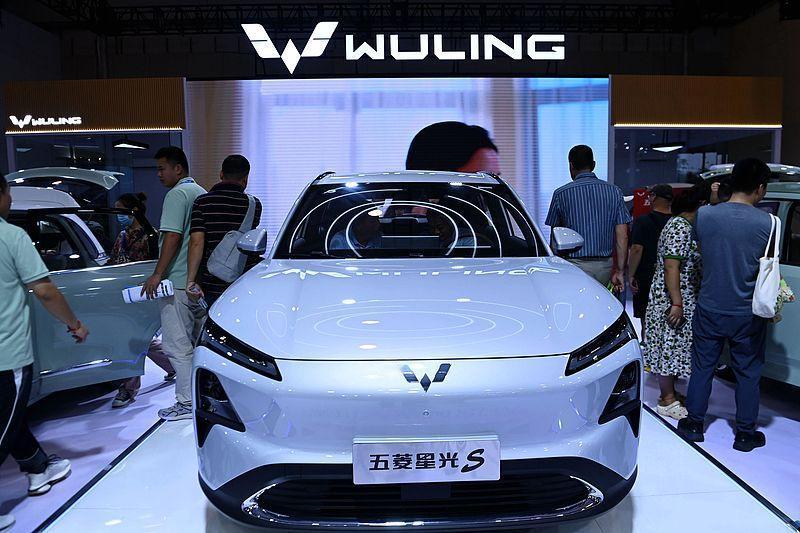 星光L让大六座迈入10万时代 十万块就能拥有大六座SUV的时代来了，五菱星光L做