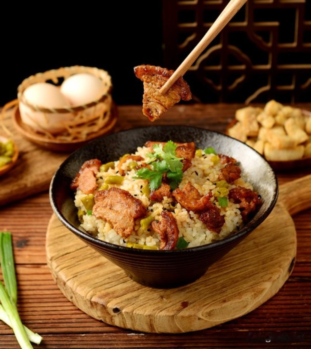 都进来说一说，你们吃过猪油拌饭吗？好吃吗？
我从来都没有吃过，生活里也没看到别人