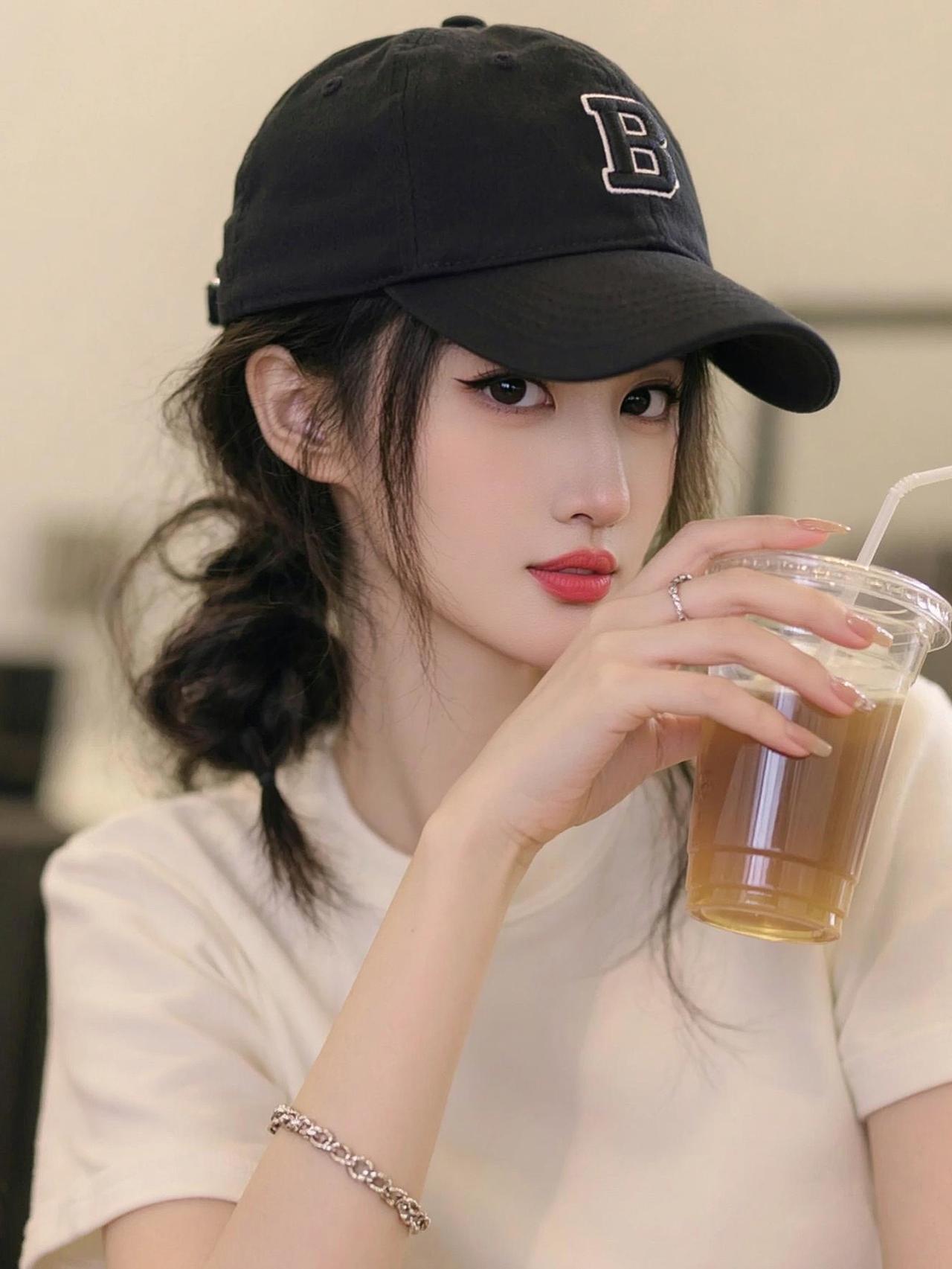 随拍一张抖音ai创作 上热搜 美出高级感 我要上热们