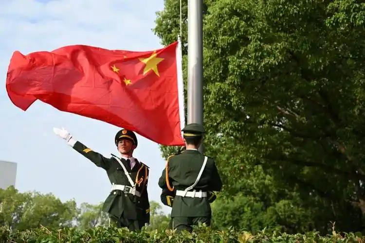 没想到中国有一天也能成为世界“列强“，而且是最强大的那一个。
1978年底召开的