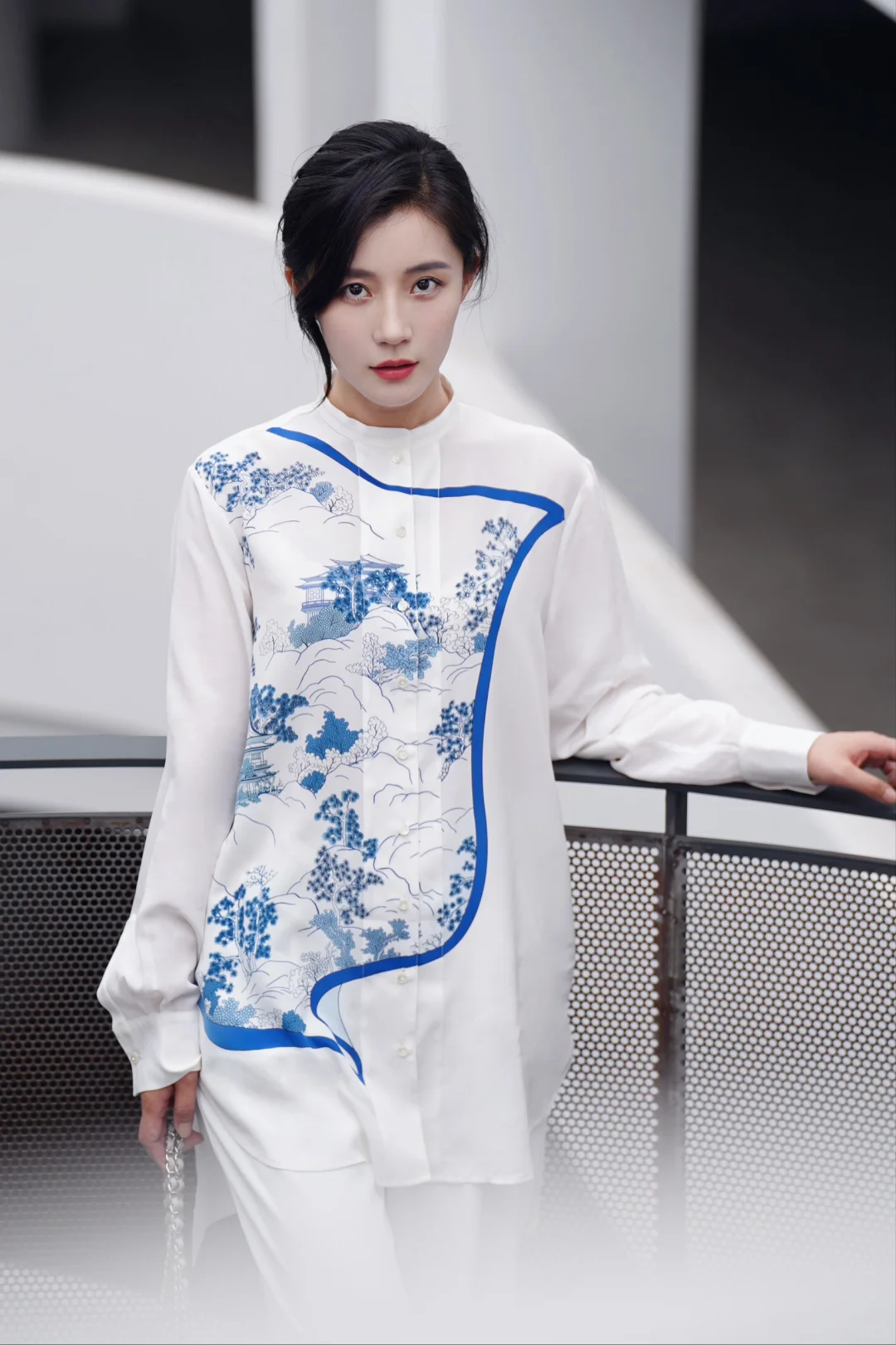 盛夏时分的白