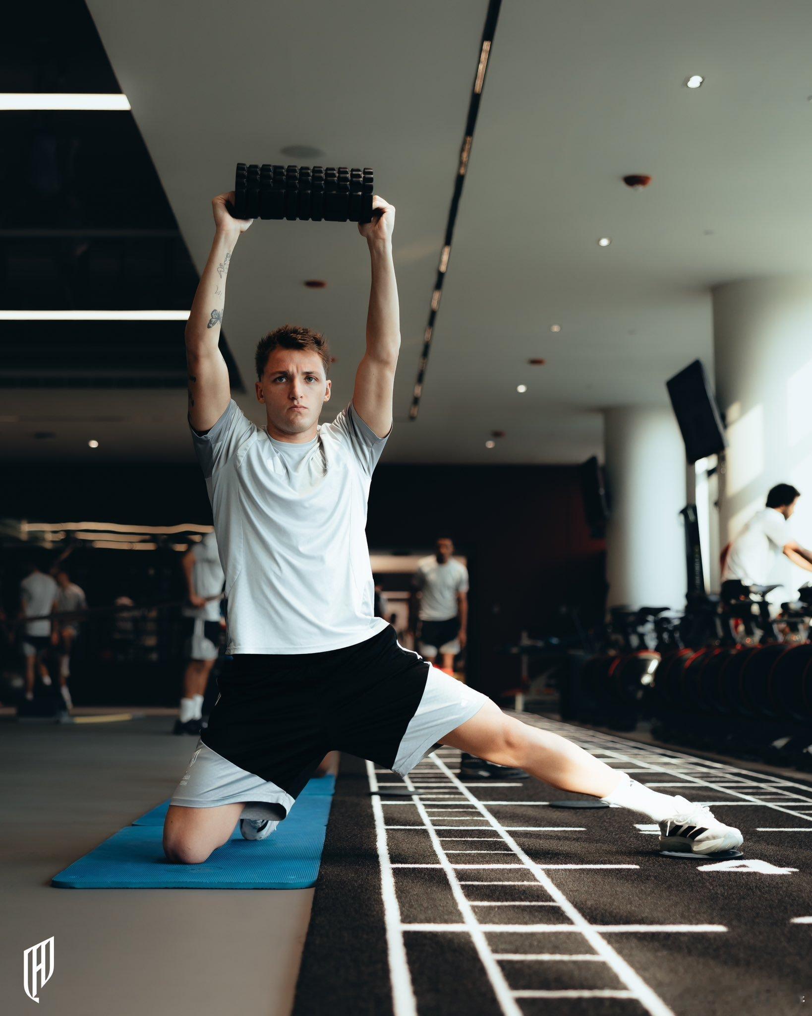 健身房里操练起来🏋️库迪西亚今日训练图来袭📷沙特联赛 ​​​