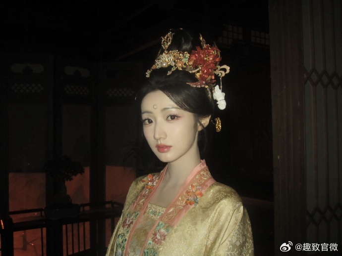 黄羿95代实力派小花终于等到黄羿上桌了 其实参加过了很多的作品和角色都是非常的不