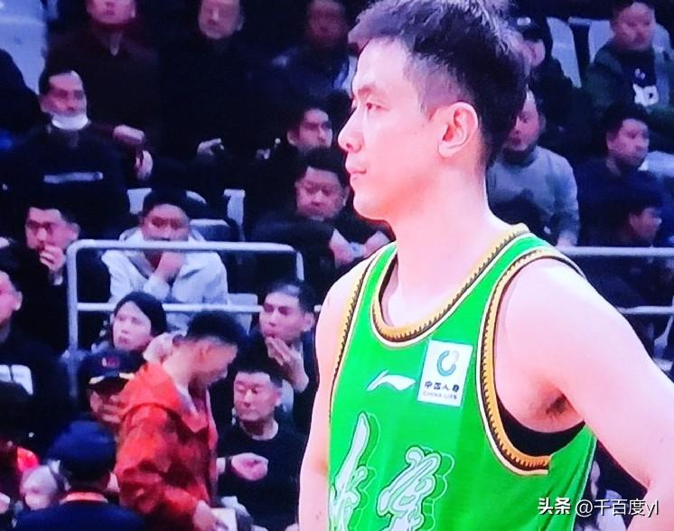 辽篮主场胜新疆男篮
4月1日晚辽宁男篮主场迎接新疆伊力特男篮的挑战。辽宁队首发五