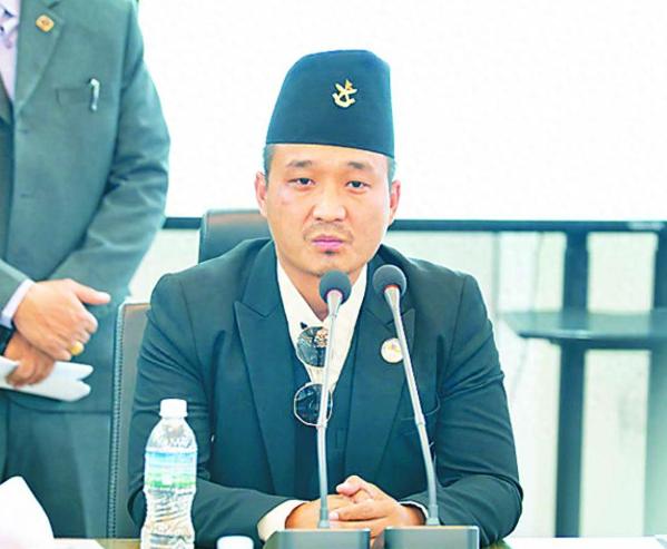 尼泊尔这届新政府刚上台就上演了大型“打脸现场”，前不久还被视作反腐急先锋的内政部