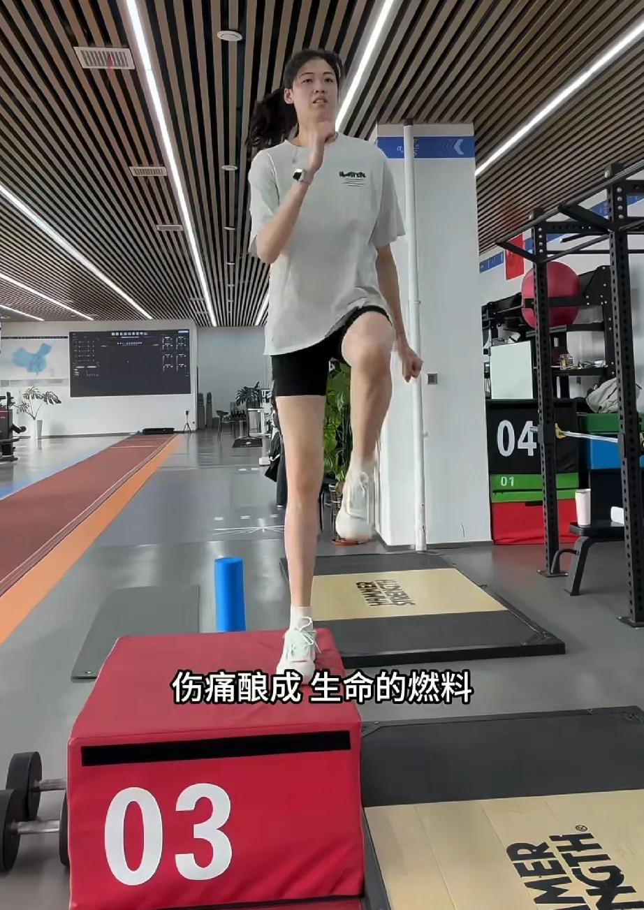 李盈莹发文更新康复训练一天比一天好！今天天津女排的主攻手李盈莹再次发文更新了自己