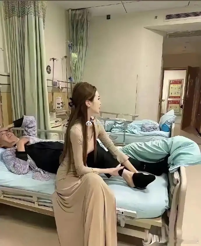 谁不羡慕，谁不夸，不是亲生但是胜似亲生 