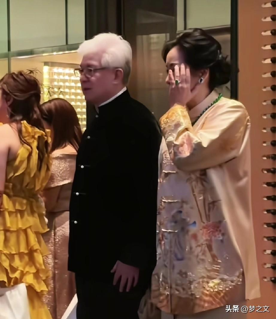 朱玲玲，这个年龄气质真的已经不错了🌹