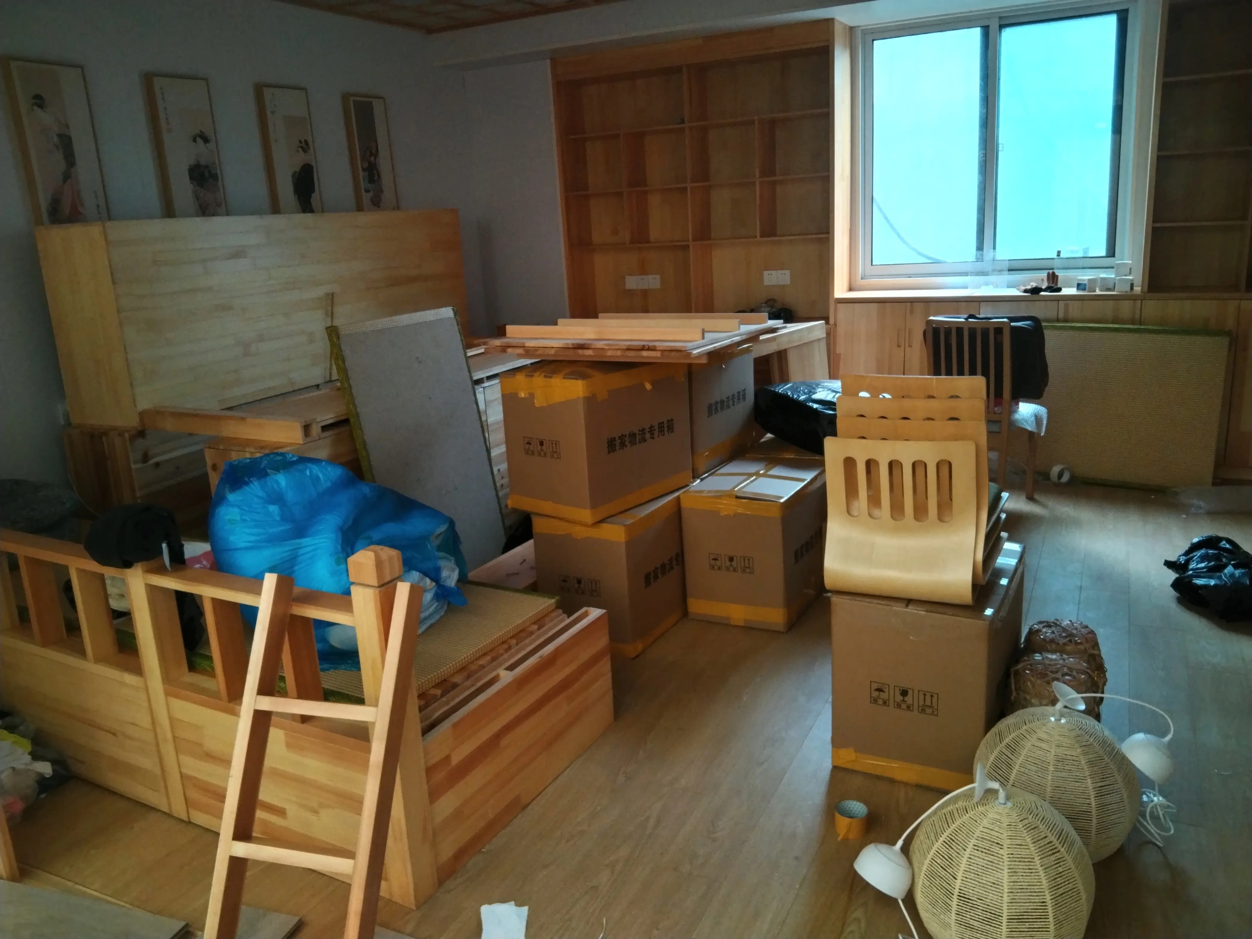 上海独居者一次搬家花费约130元 上海的独居者搬家成本听起来还挺实惠的，平均才1
