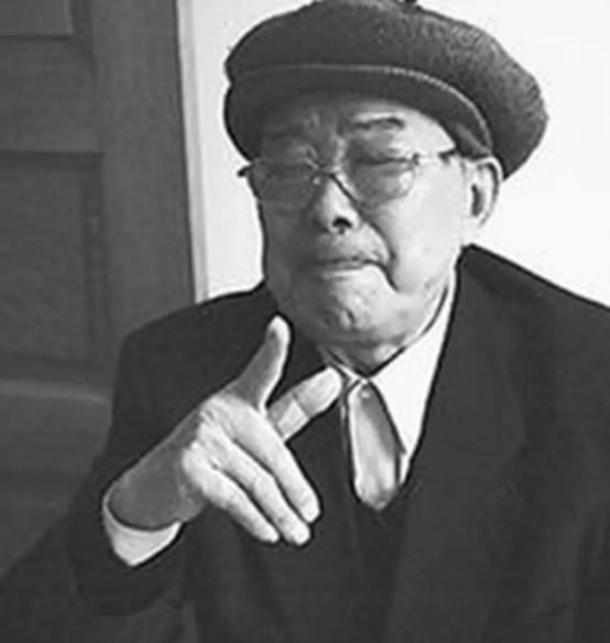 1979年，解放军军长陈家贵从前线回国，就在街上遇到了几个小混混碰瓷，还向他索要
