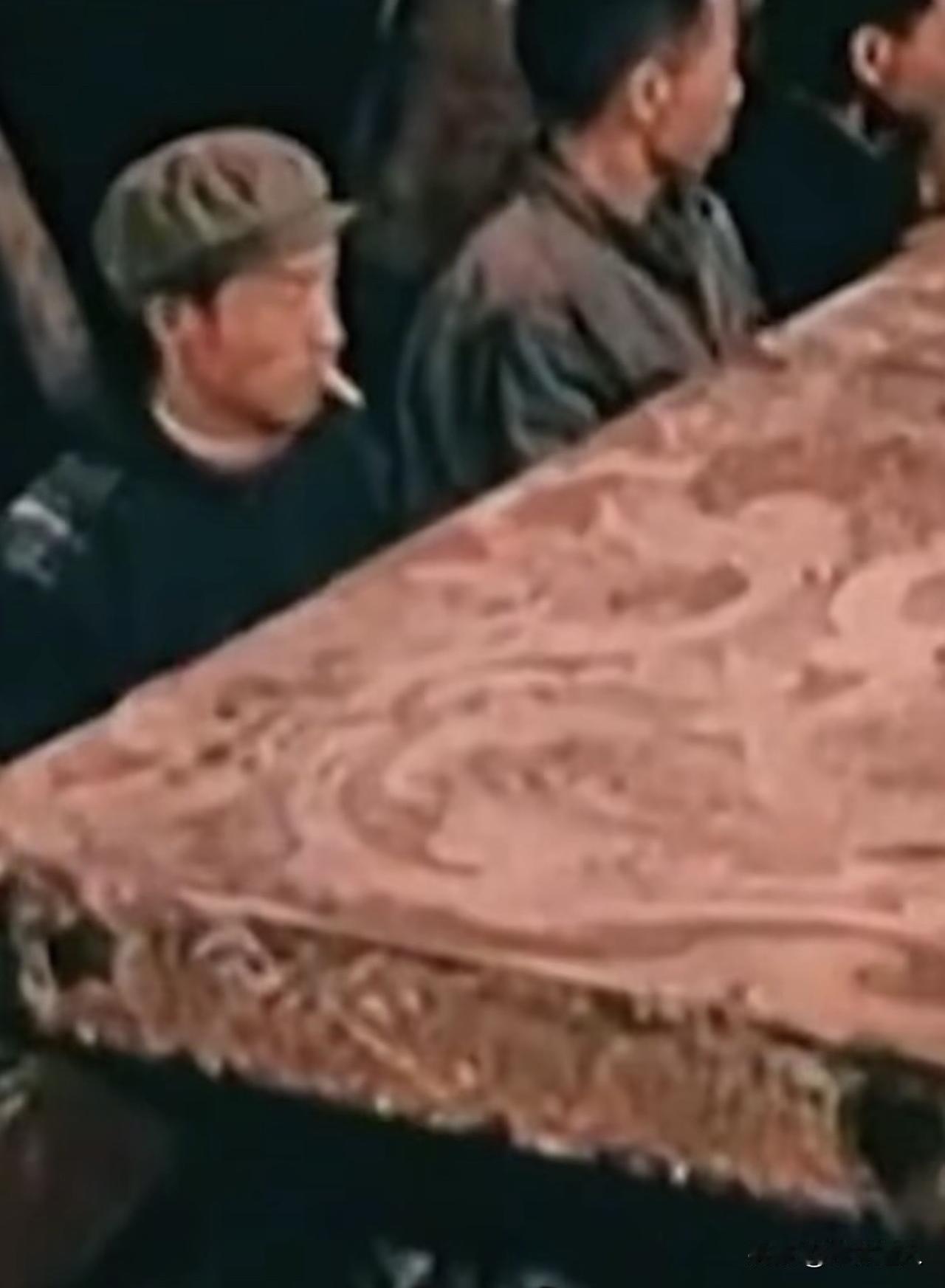 有个网友一直很疑惑：为什么现代人觉得古代人思想落后？

其实，个人觉得：如果让现