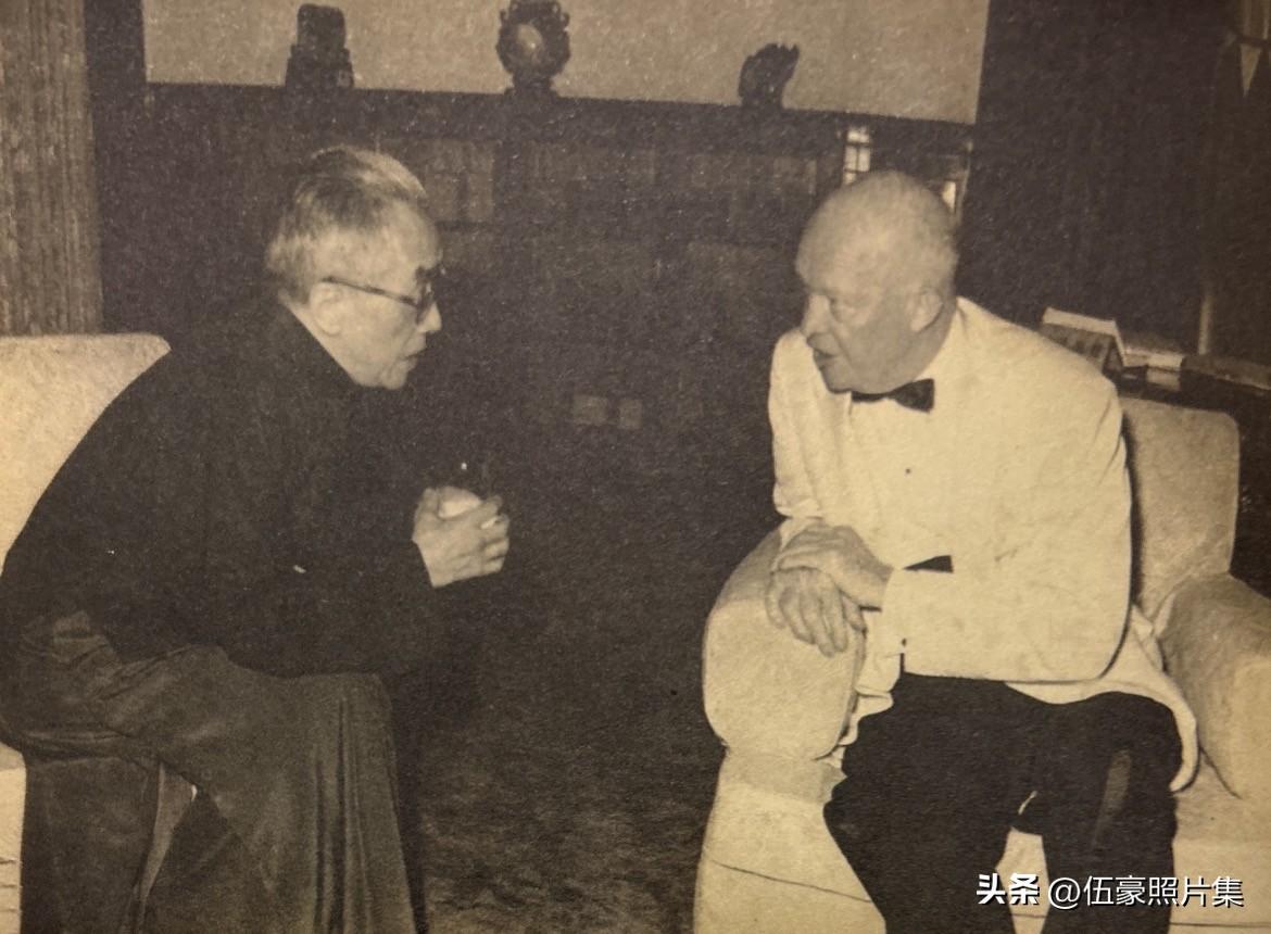 1960年6月18日，美国总统艾森豪威尔在台北圆山饭店与胡适的会面的老照片。两人