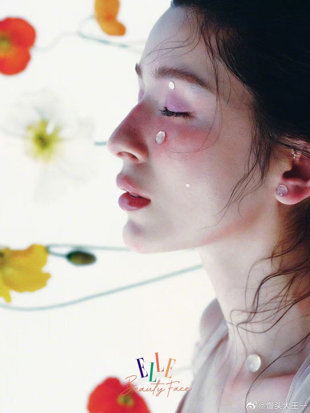 哈妮克孜把春天画在脸上哈妮克孜完全花仙子 终于明白什么叫把春天融进妆容里，哈妮克