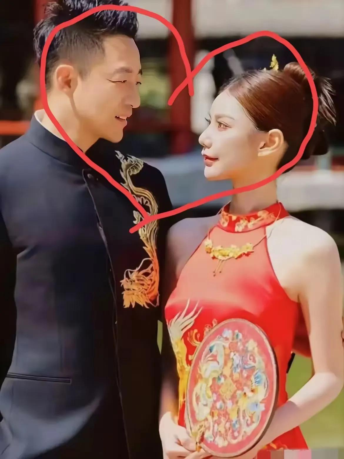 我注意到一个颇为引人深思的情境，
再婚的伴侣们，
似乎都共享着一种默契——
即便