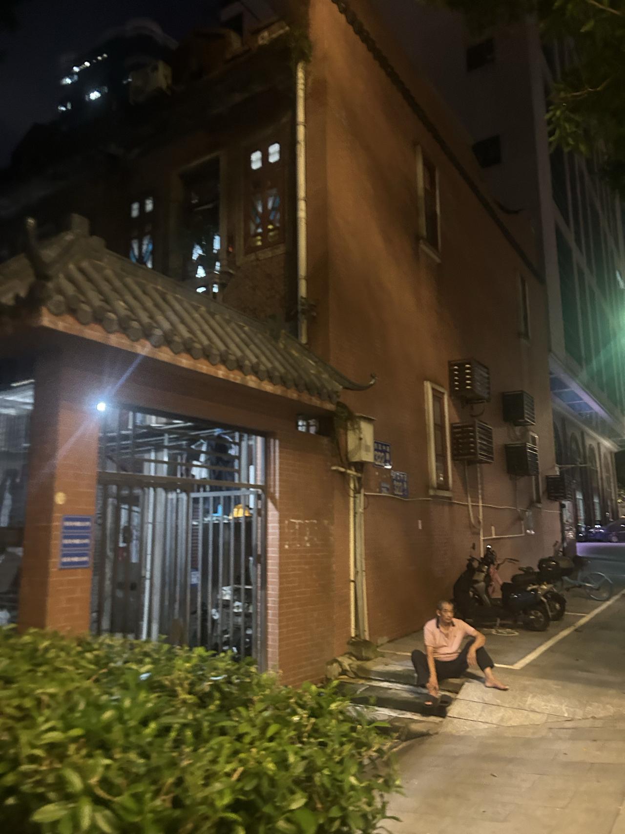 这个在东风中路毫不起眼被路人不在意的建筑是民国时期文史办事机构、警卫配套的办公宿