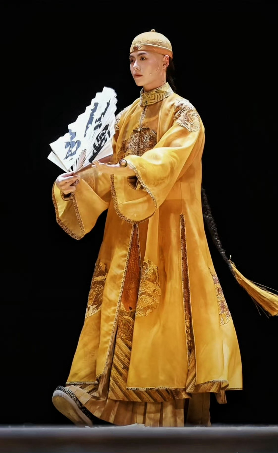 那就海外首场演出顺利！加油肖宇梁饰演光绪