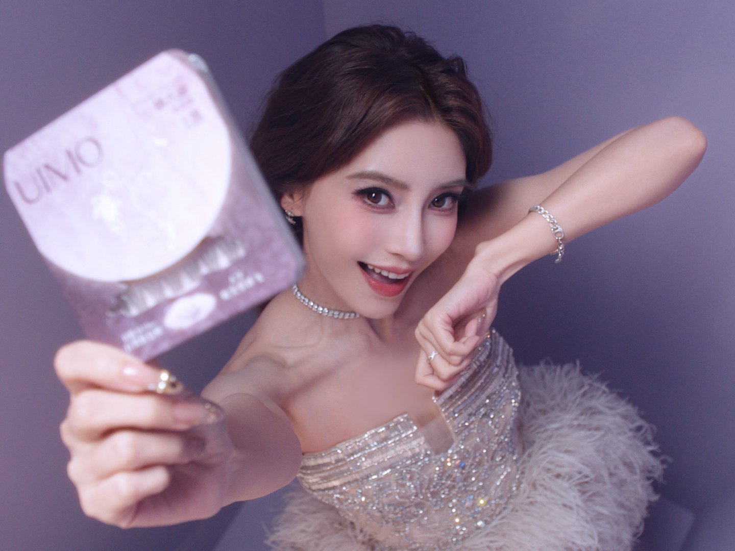 angelababy uimo首位全球品牌代言人杨颖  我从未觉得你普通，甚至在