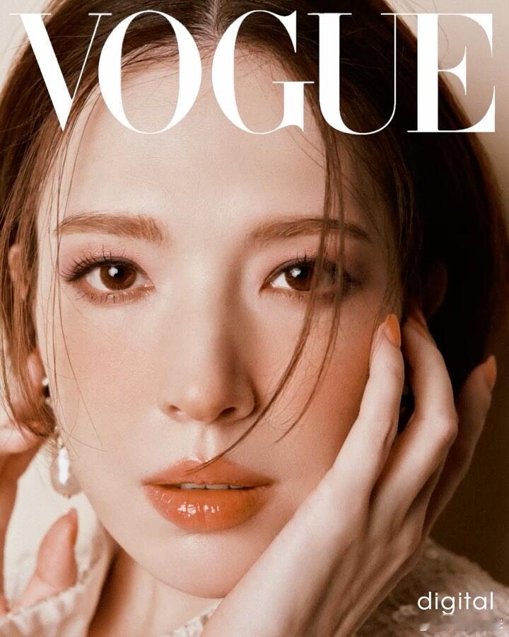 许玮甯 x VOGUE 台版电子刊封面大片为CHANEL Beauty宣传，春日