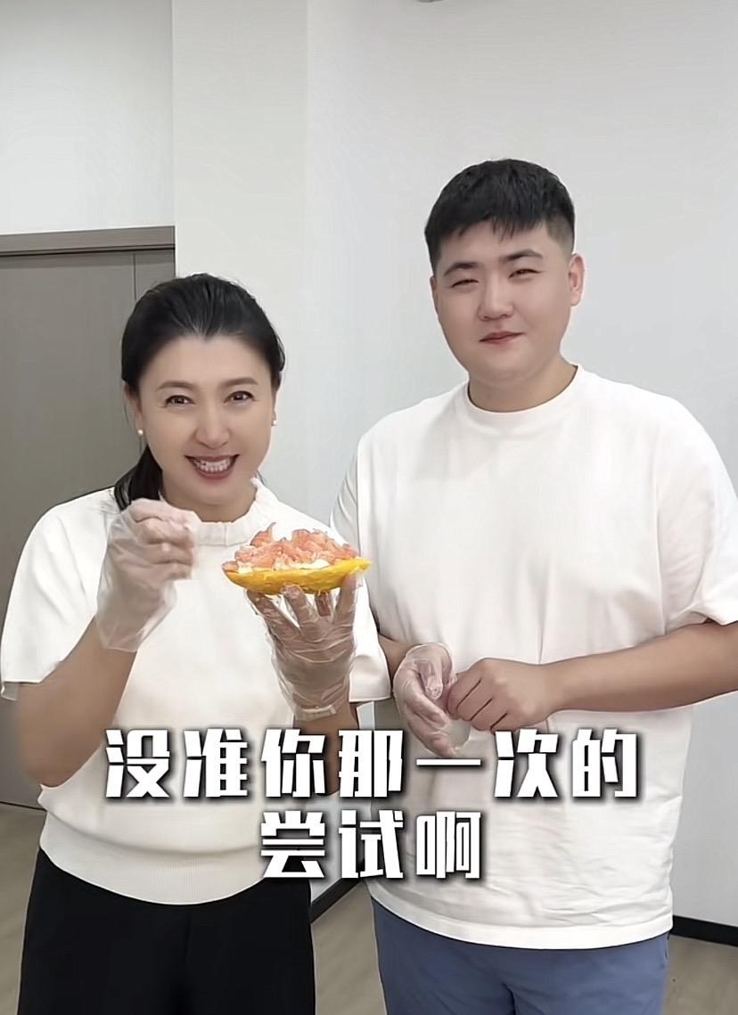 真的烦死这些明星和网红了
张嘴闭嘴“姐妹们”、“家人们”，
既然关系这么好，
那