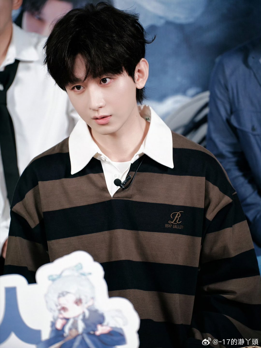 G成毅天地剑心cy成毅王权富贵他那双眼，宛如深邃的湖泊，倒映着坚定与智慧；他那笑