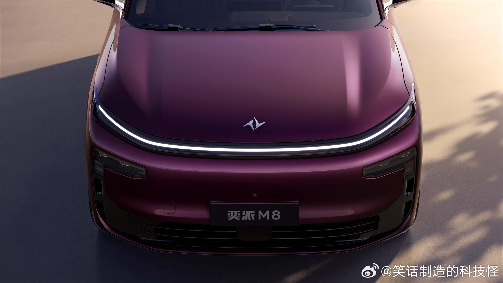 "最近看了很多追求“三秒惊艳”的新车，老实说有点审美疲劳了。但今天看到东风奕派M