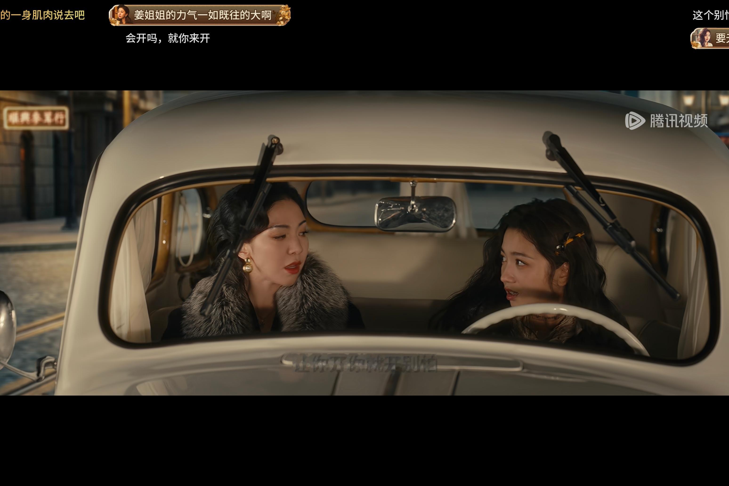 交警这里有人准备无证驾驶。 