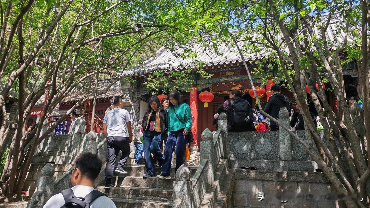 泰山“三月三”启幕：千年民俗，春日里的文化盛宴
 
4月17日，泰山“三月三登泰