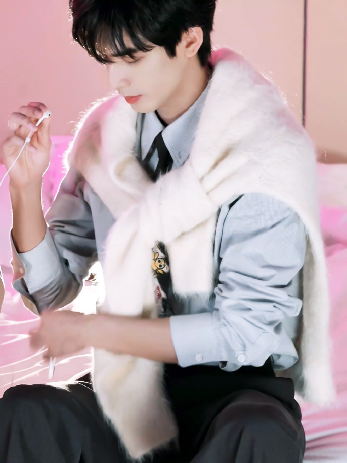 娇兰好事做尽，龙麦这个权威 ，不知道 ，我的cp很曼妙，往哪里一站我就浮想联翩