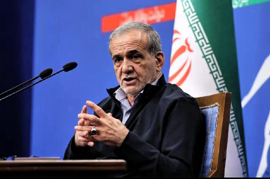  
 
3月7号，伊朗总统佩泽希齐扬在国家电视台发表讲话，宣布停止对周边国家发动