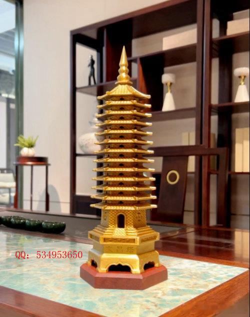 文昌塔的摆放位置1、文昌塔一般是摆在书桌上或者书架上的，以书桌为好。2、文昌塔不