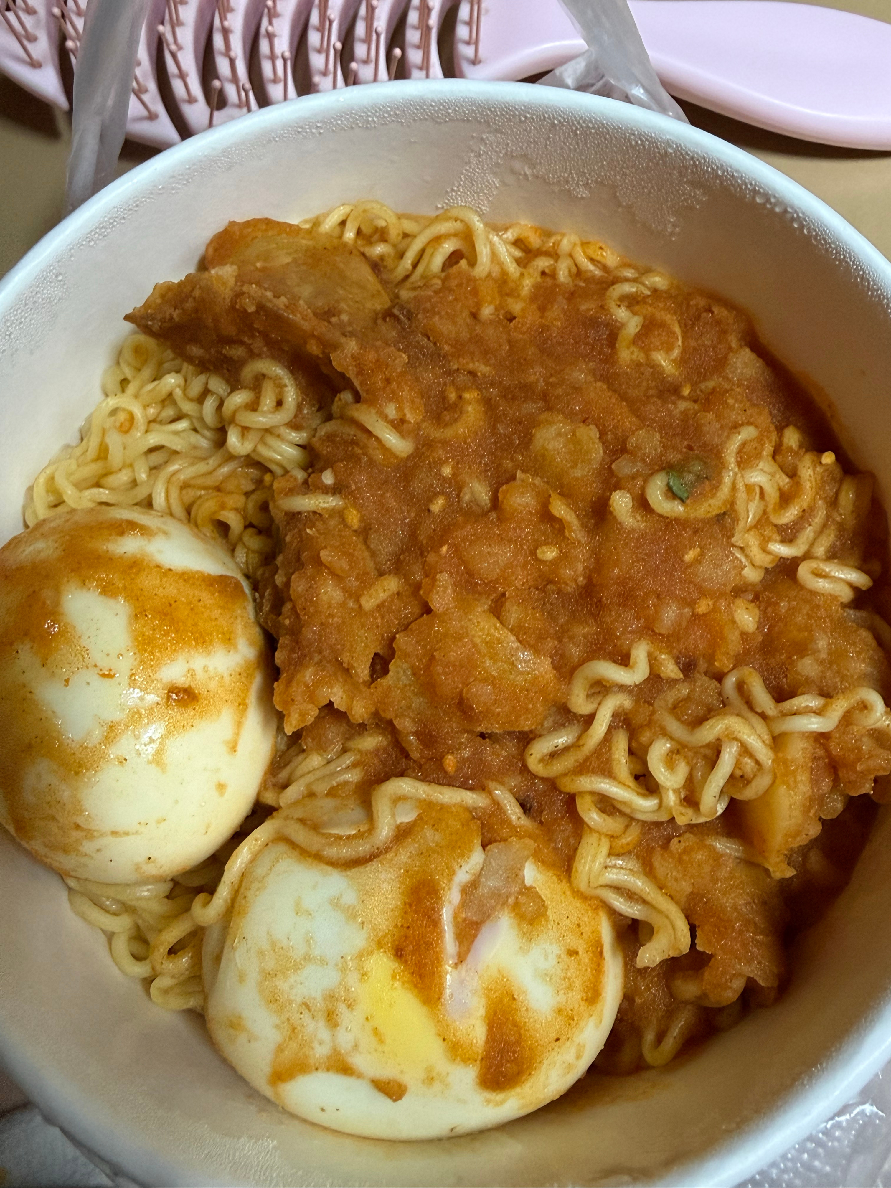 考完试啦！我回归！分享今日晚饭！土豆泥拌咸蛋黄火鸡面！ 