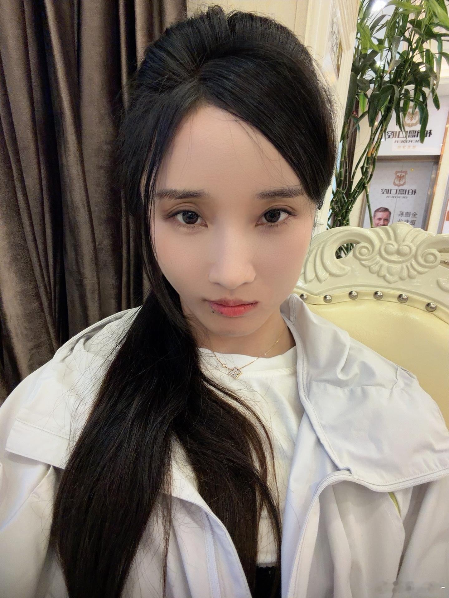 终结了最后两颗智齿，也正式开始进入我的夏训～感谢母亲大人给了我一口好牙 以至于牙