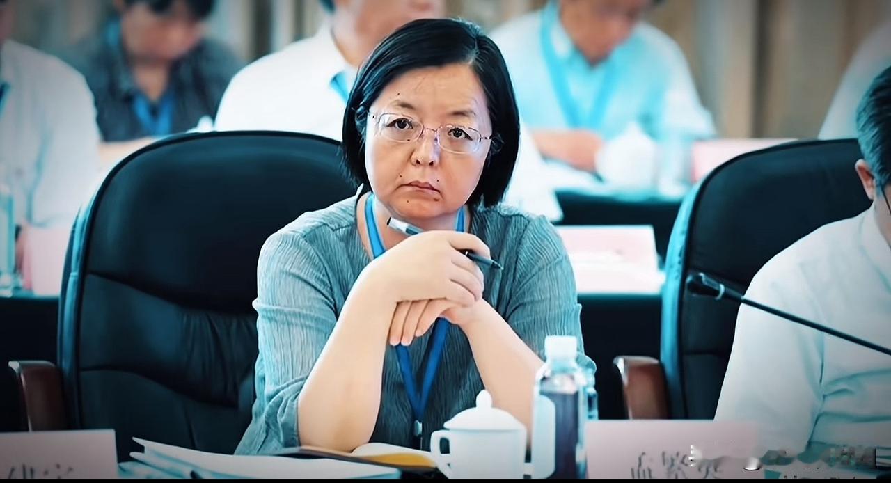 临危受命的孟繁英，2022年接手的是一个烂摊子：包钢账上亏着14亿，负债高达85