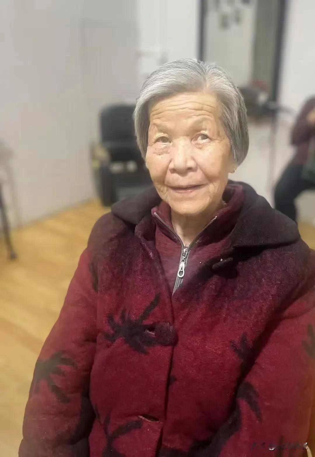 紧急寻人，潮州市湘桥区官塘镇石湖村老人11月18日凌晨05点06分走失，有点老年