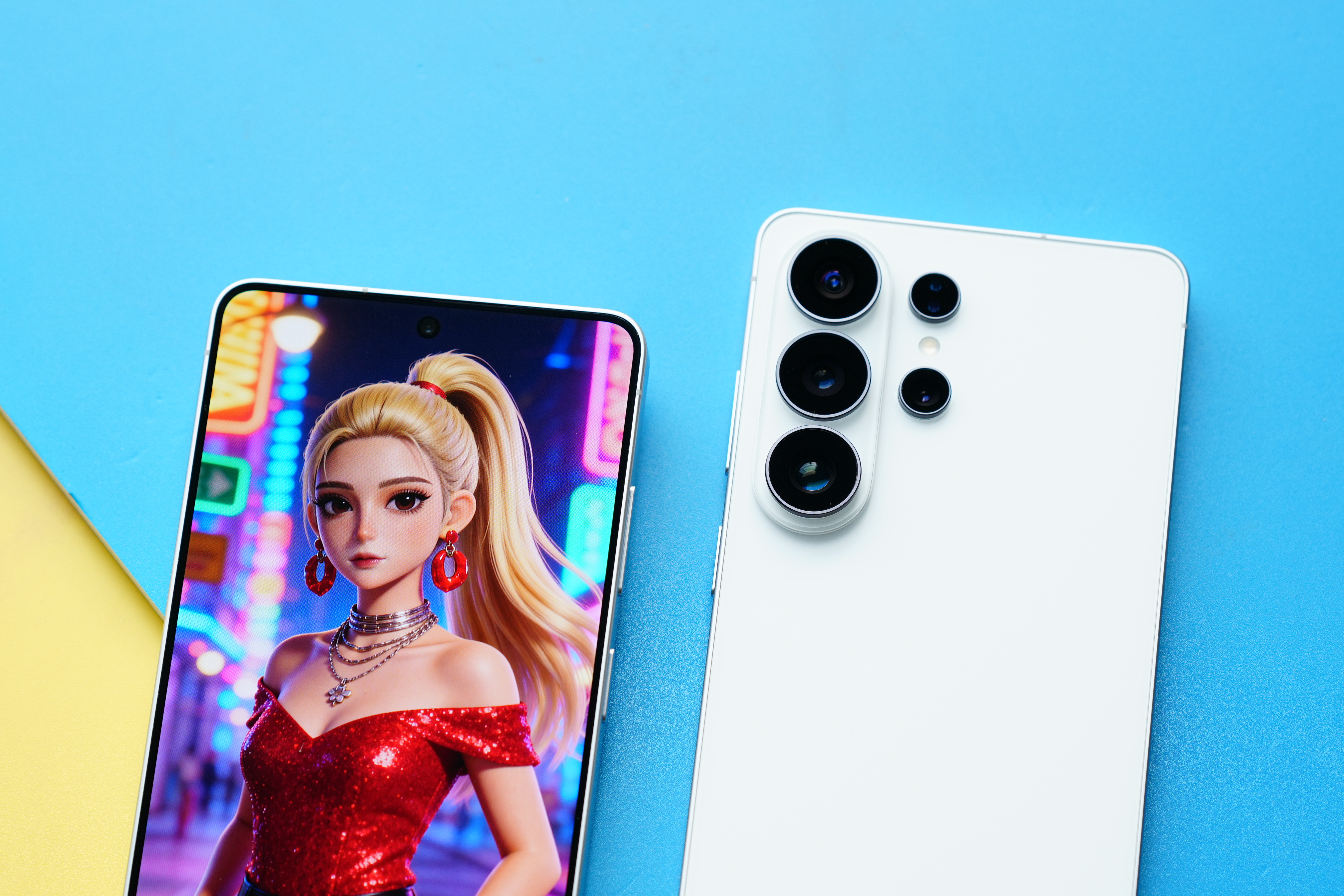 三星近年来最无瑕的白，三星 Galaxy S26 Ultra 白色图赏 