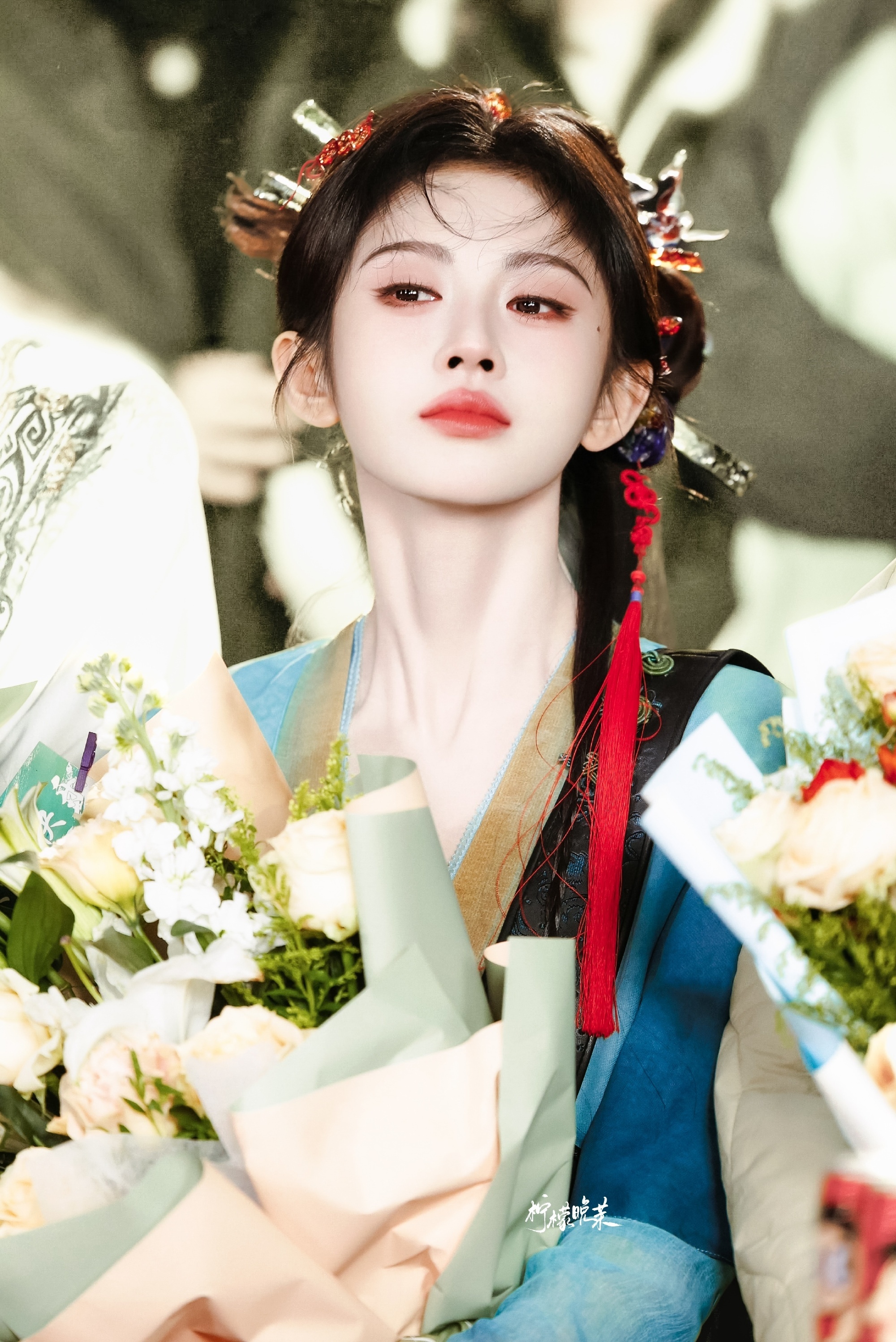 jjy鞠婧祎月鳞绮纪 jjy鞠婧祎露芜衣“你是诗中玫瑰亲吻日落  折枝月染诗意”