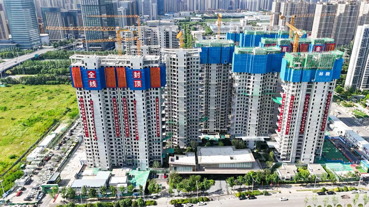 快讯！6月12日，西安经开区白桦林晓一标段项目迎来里程碑时刻——项目1号、2号、