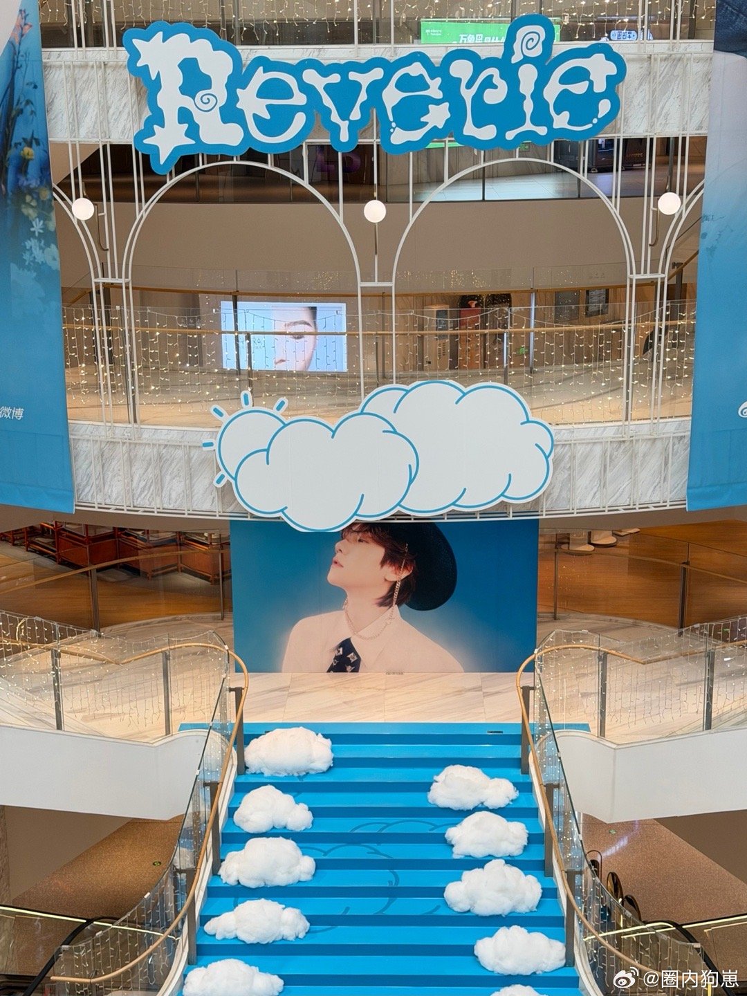 边伯贤微博痛楼 三十多张新图加上三张线下独家撕拉片，这份福利清单让人眼花缭乱，边