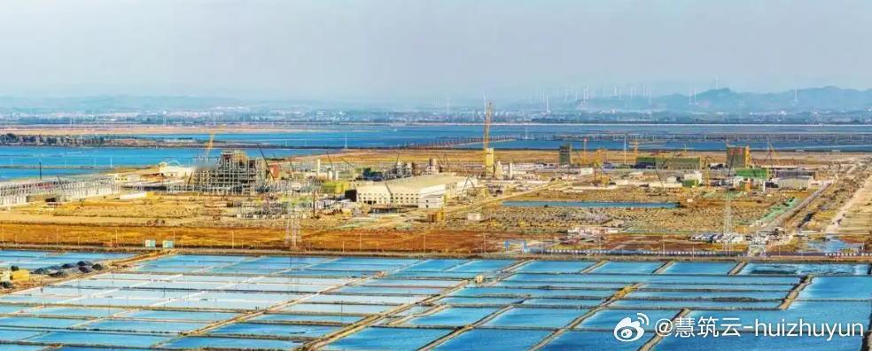 10月下旬，气温骤降，位于辽宁（营口）沿海产业基地的营口建发盛海多金属回收项目建