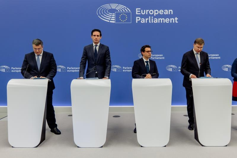 名义松绑，实质加码变的是条文，没变的是壁垒传说中的欧盟汽车一揽子计划终于在今天傍