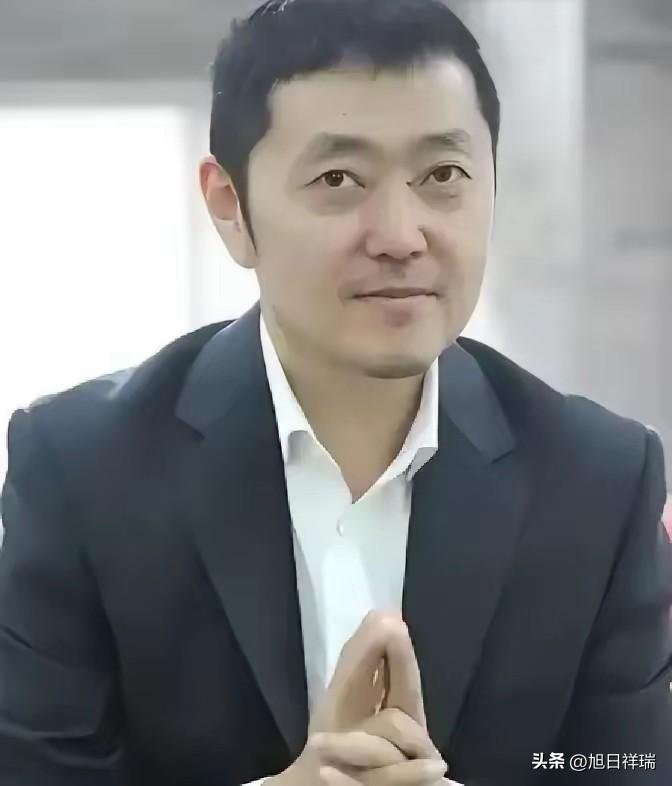 2021年，中国千亿富豪左晖因肺癌去世后，留下了1038亿身家，可谓是生不带来死